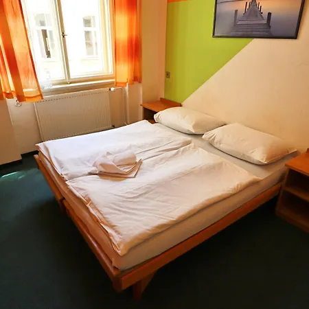 A - Centrum Hostal *